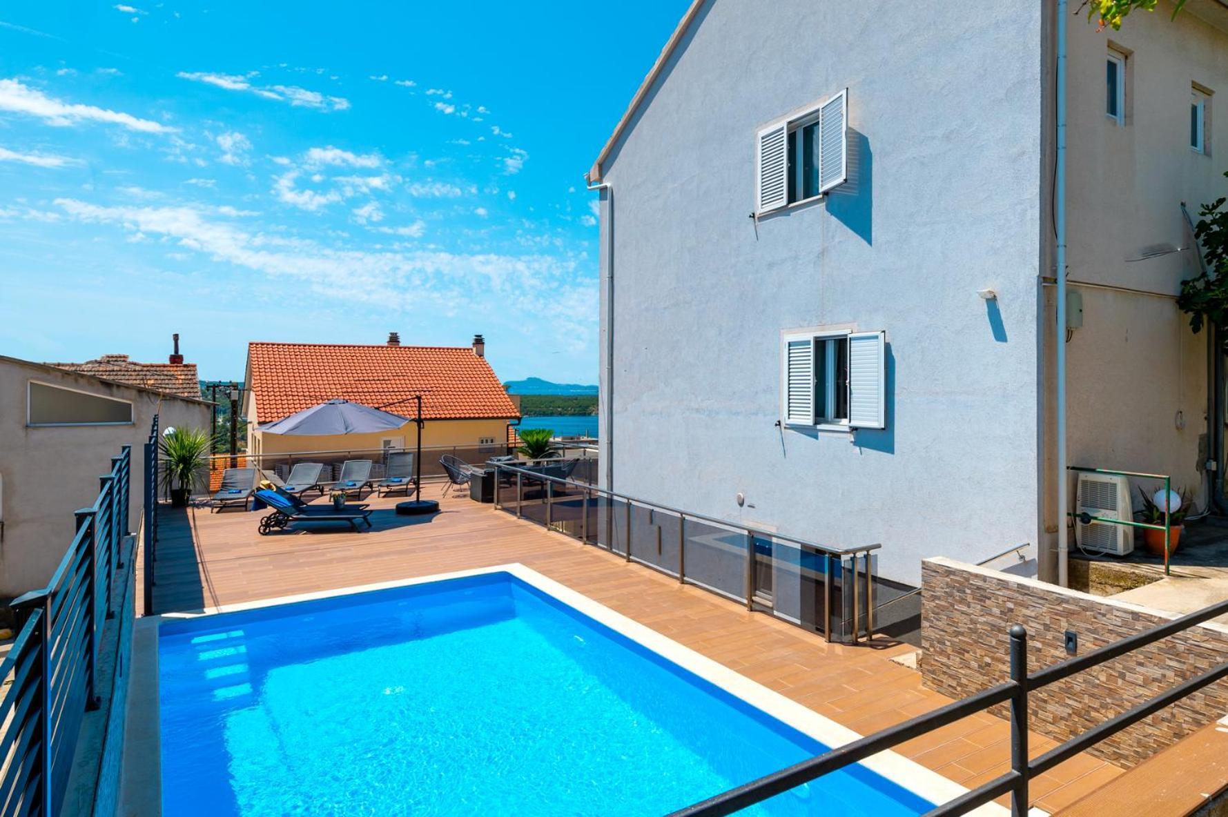 Pool Me Up! Lägenhet Šibenik Exteriör bild